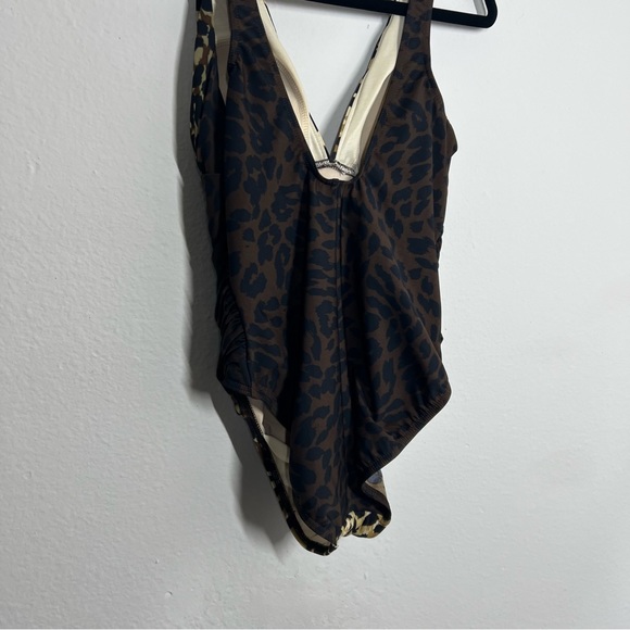 Miraclesuit V-Neck Animal Print One Piece - Picture 11 of 14